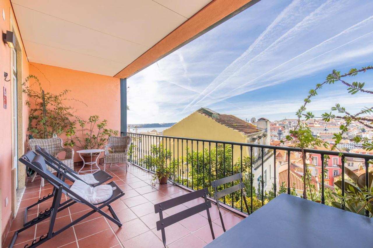 Castelo Design Aparment W/ Balcony & Super View By Lovelystay リスボン エクステリア 写真