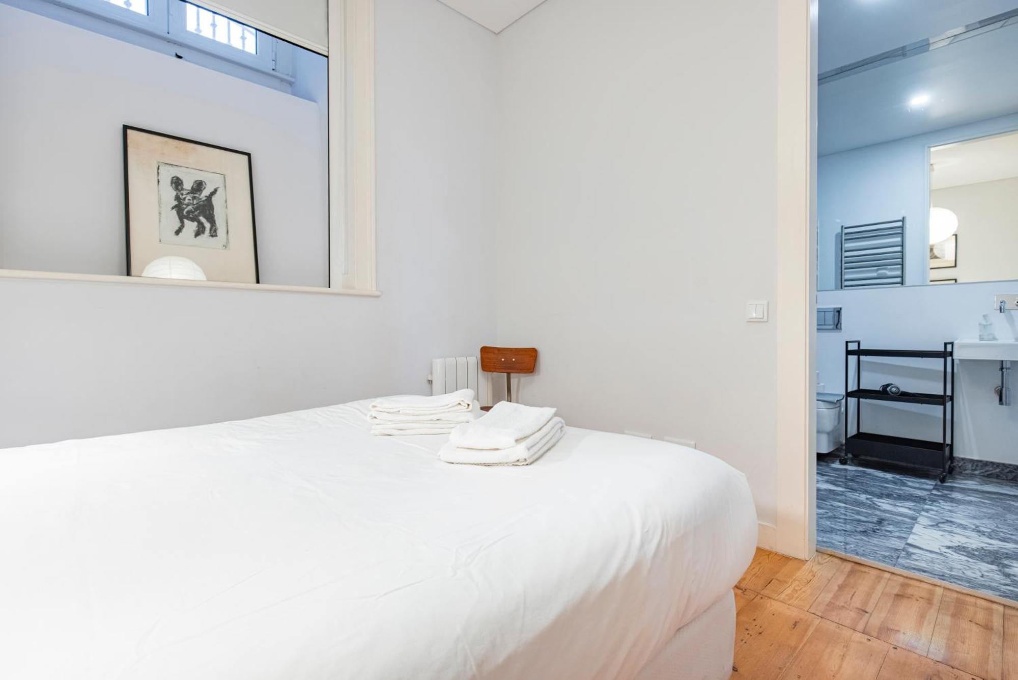 Castelo Design Aparment W/ Balcony & Super View By Lovelystay リスボン エクステリア 写真